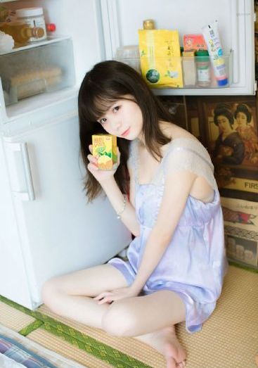风韵诱人的五十路岳_十万网红美女美酱
