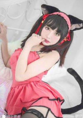 女大学生的沙龙室完整版_超清天堂在线