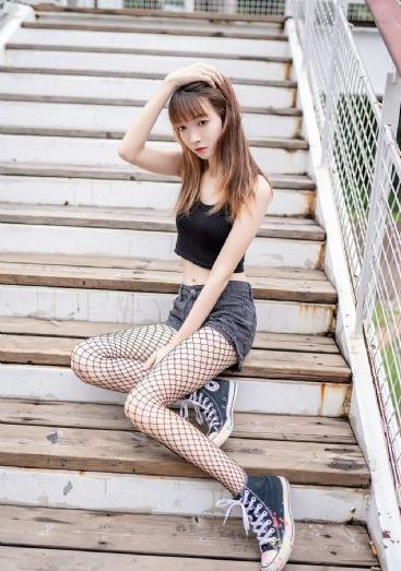 舌头伸进她腿间的花缝小豆豆视频_HD神马在线观看