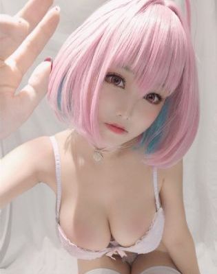 妲己把裤子脱了打开腿让人_4K迅雷电影在线