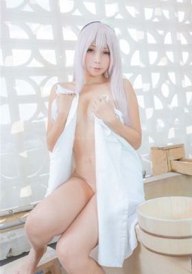 裸睡室友把我j玩硬了_十万网红美女美酱